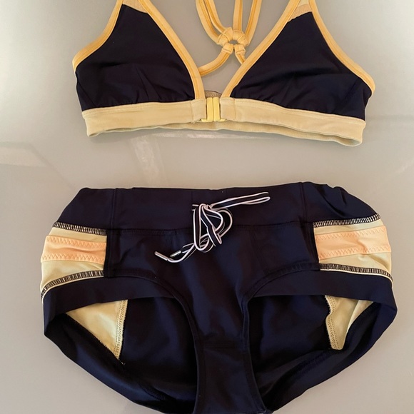 Lululemon Hot Yoga Outfit size 4 - Picture 1 of 5